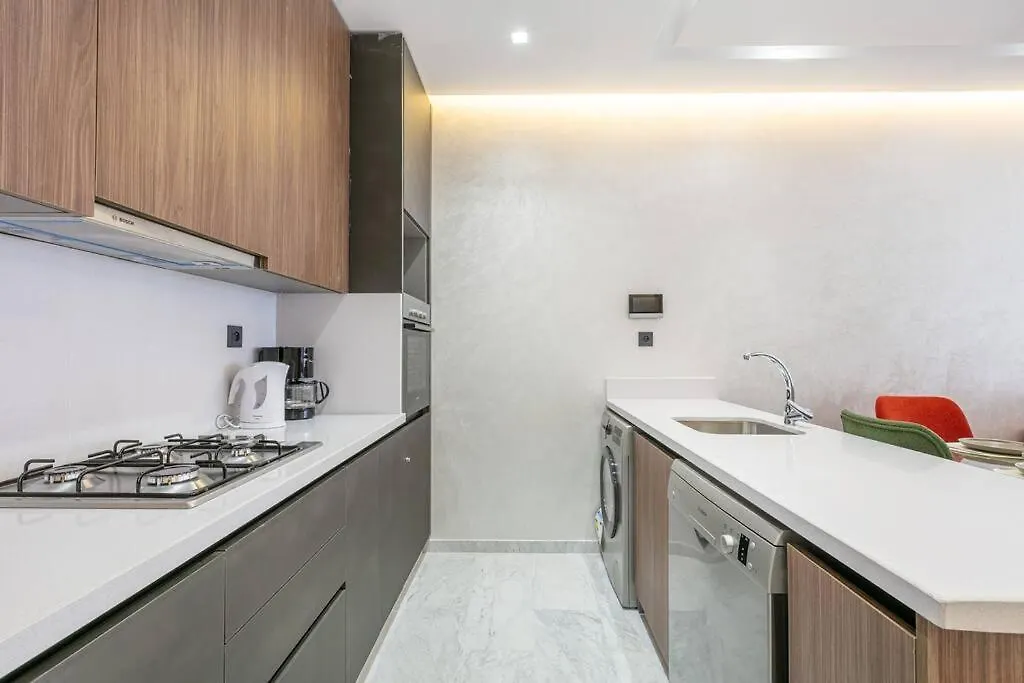 Peaceful Living: Chic Apartment, Prime Location Marakeş